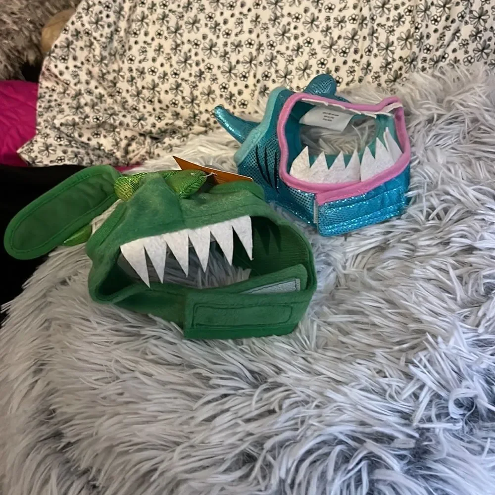 2x cat headpieces nwt dinosaur & shark/piranha fish